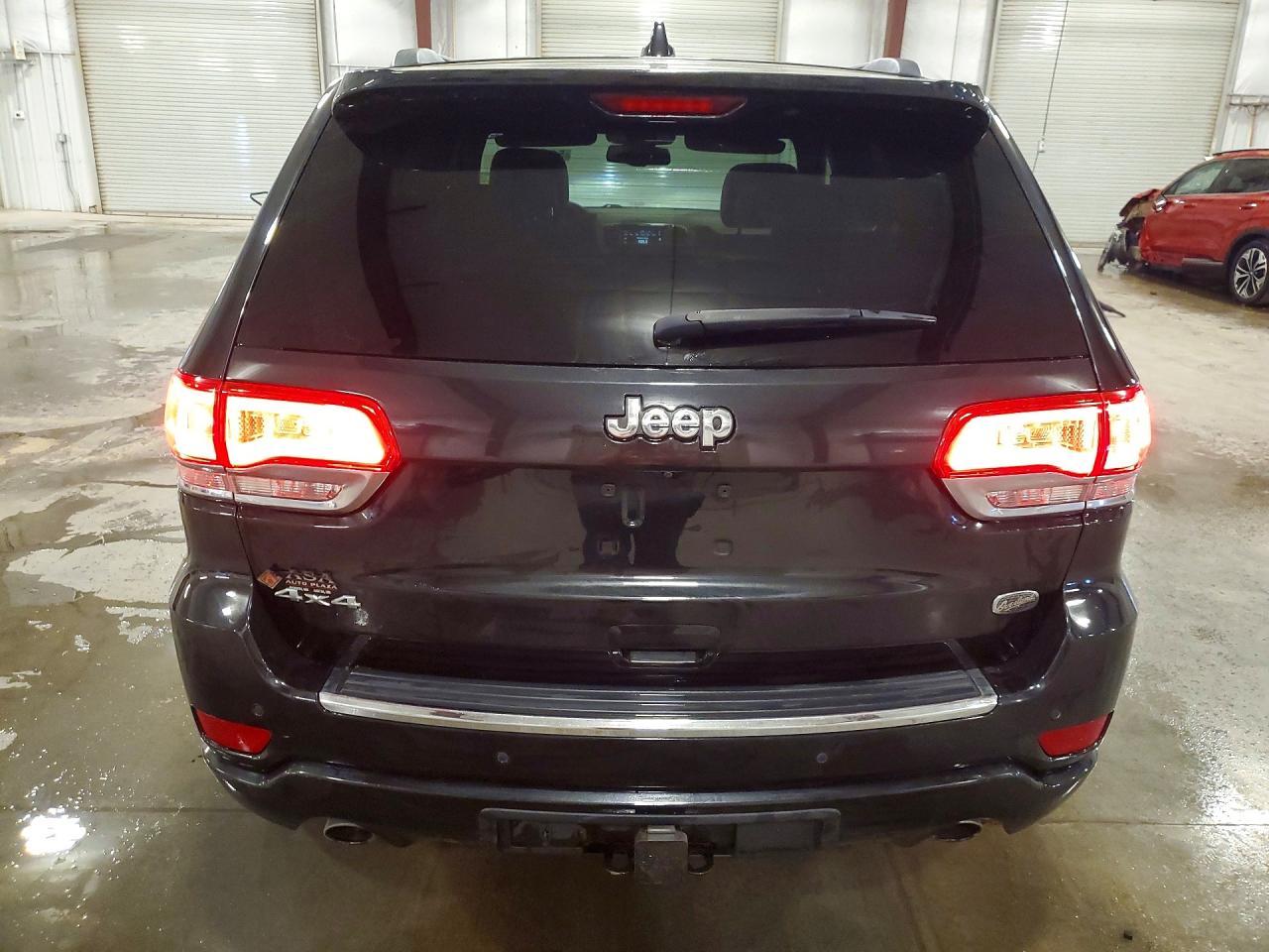 2014 Jeep Grand Cherokee Overland - Image 6