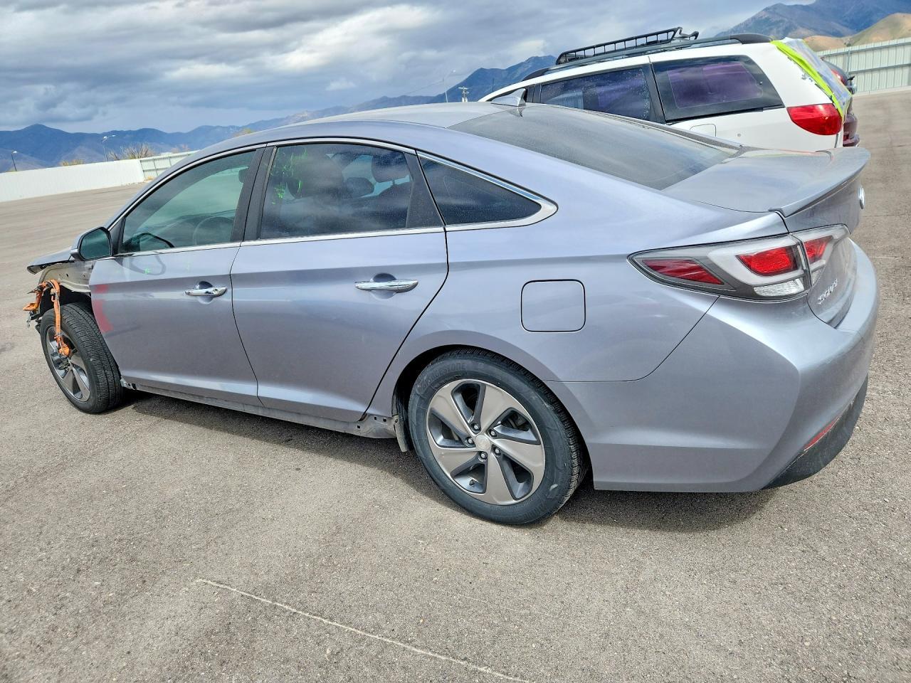 2017 Hyundai Sonata Plug-In Hybrid - Image 2