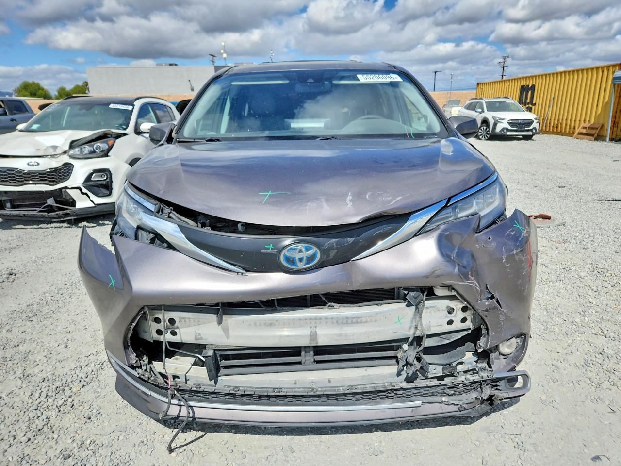 2022 Toyota Sienna Xle - Image 5