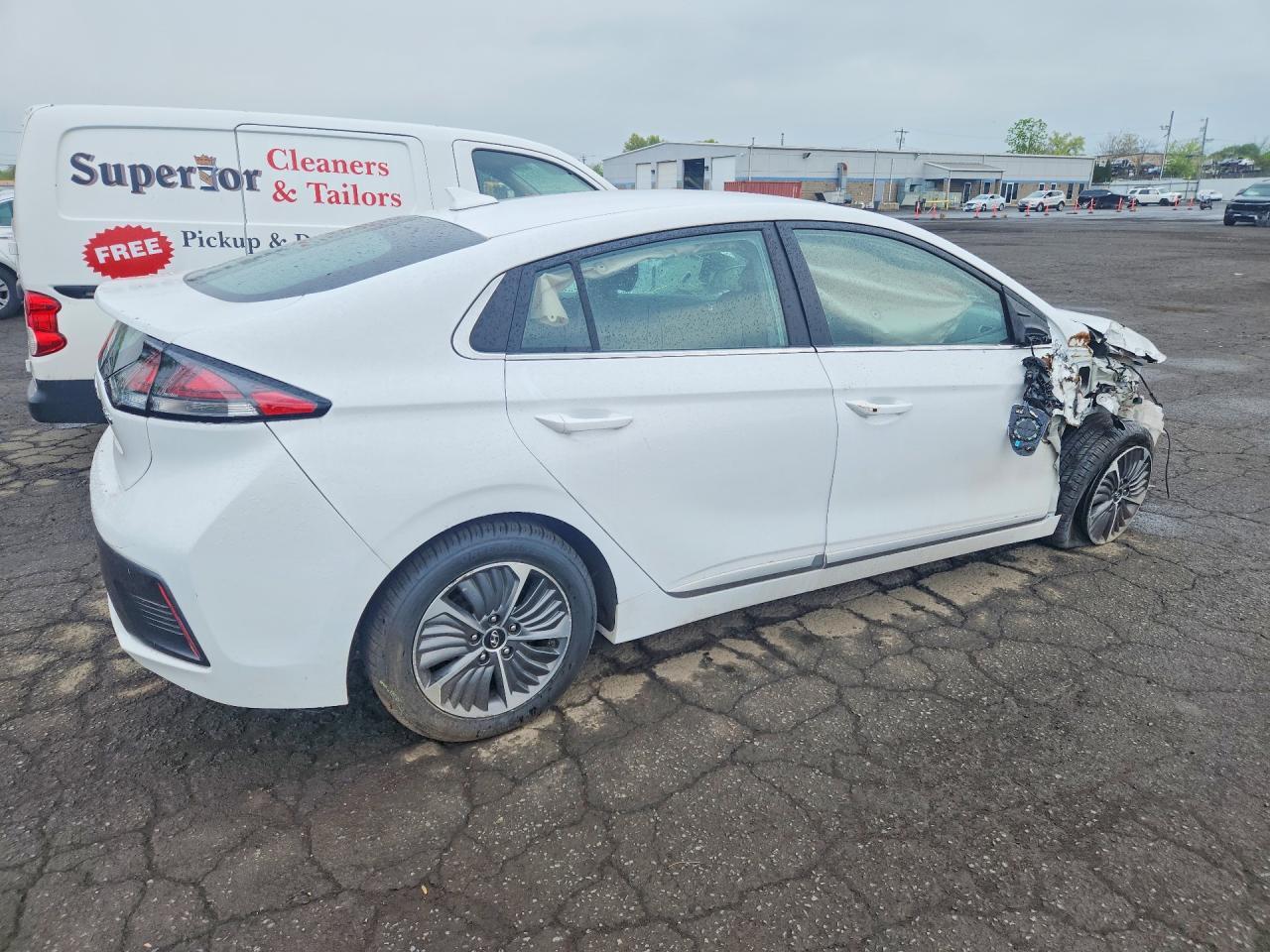 2021 Hyundai Ioniq Sel - Image 3