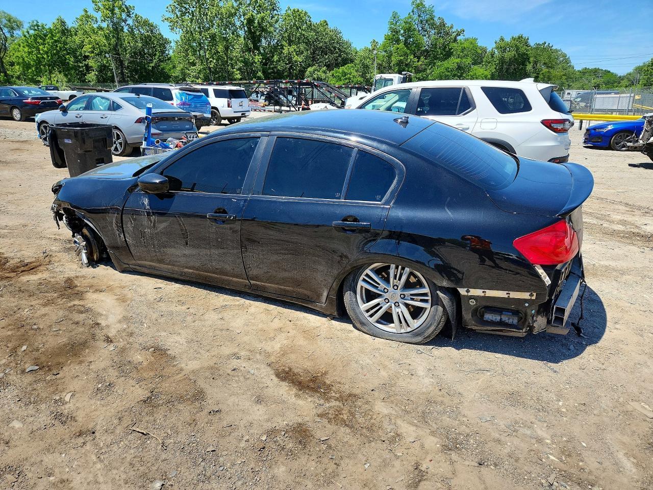 2013 Infiniti G37 Sedan X - Фото 2