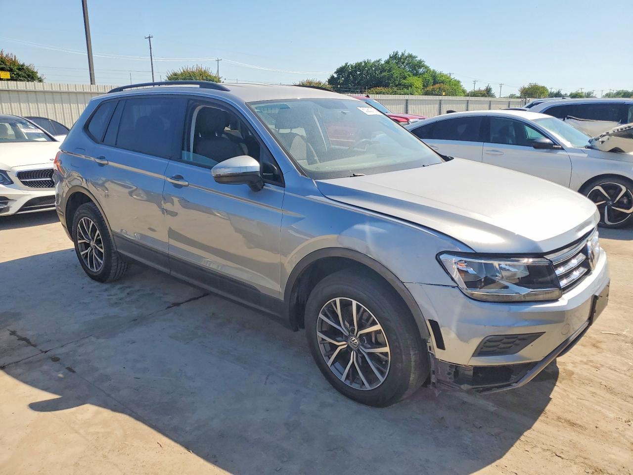 2021 Volkswagen Tiguan S - Фото 4