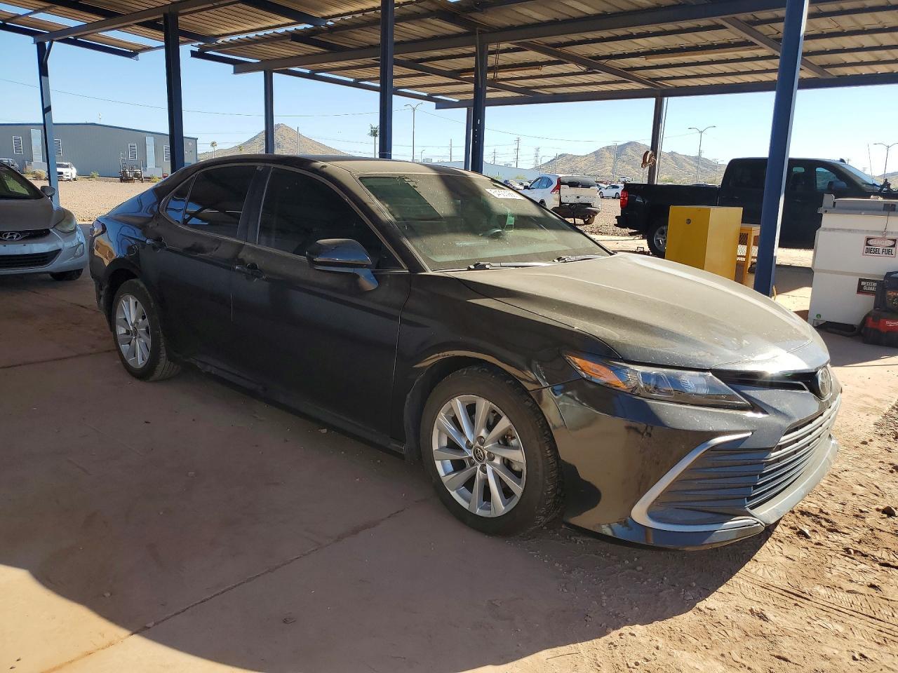 2022 Toyota Camry Le - Фото 4