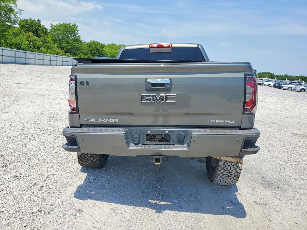 2018 GMC Sierra K1500 Denali - Image 6