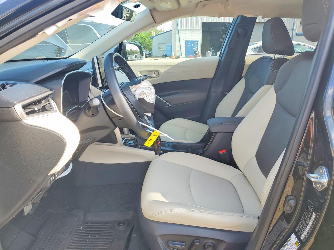 2023 Toyota Corolla Cross Xle - Image 7