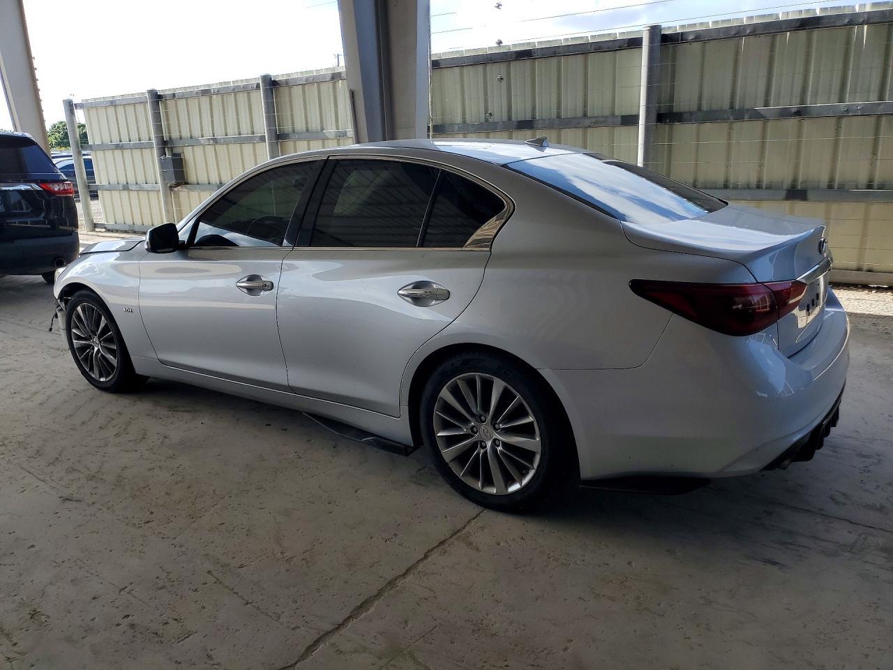 2018 Infiniti Q50 3.0T Luxe - Фото 2