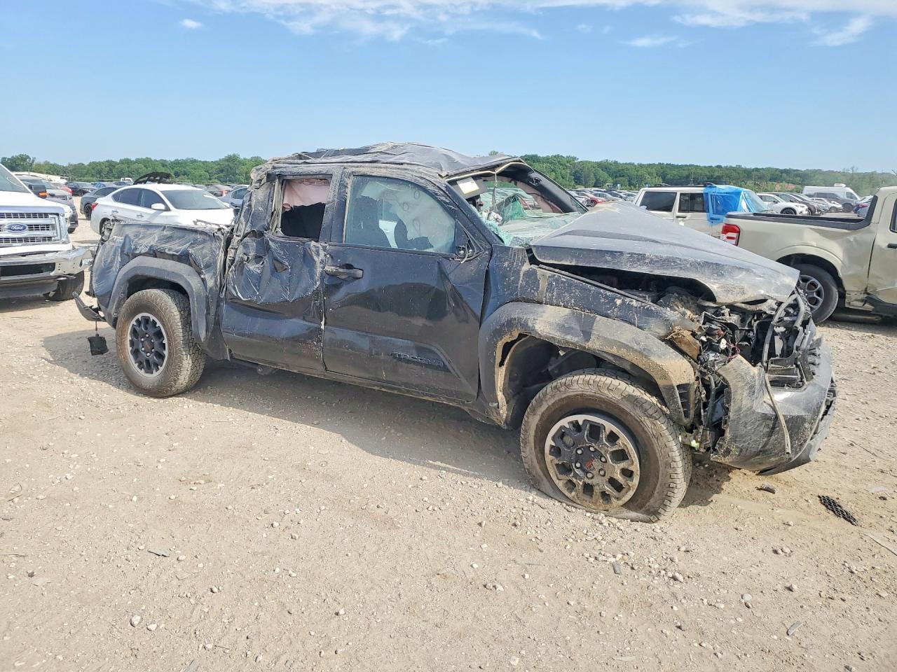 2025 Toyota Tacoma Trd Off-Road - Image 4