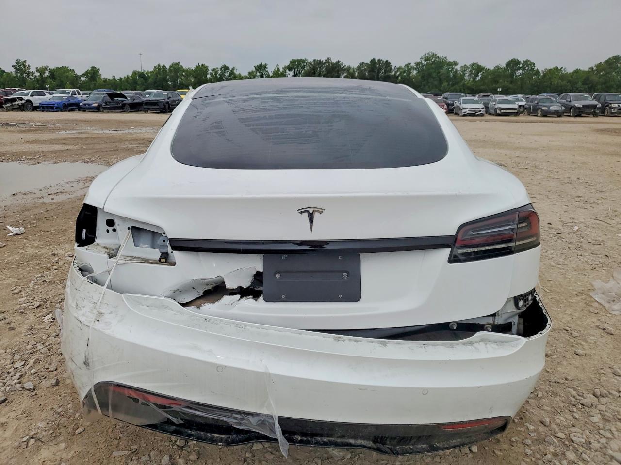 2022 Tesla Model S - Image 6