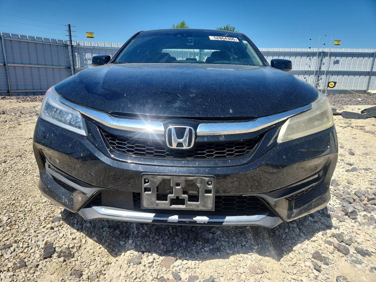 2017 Honda Accord Touring - Image 5