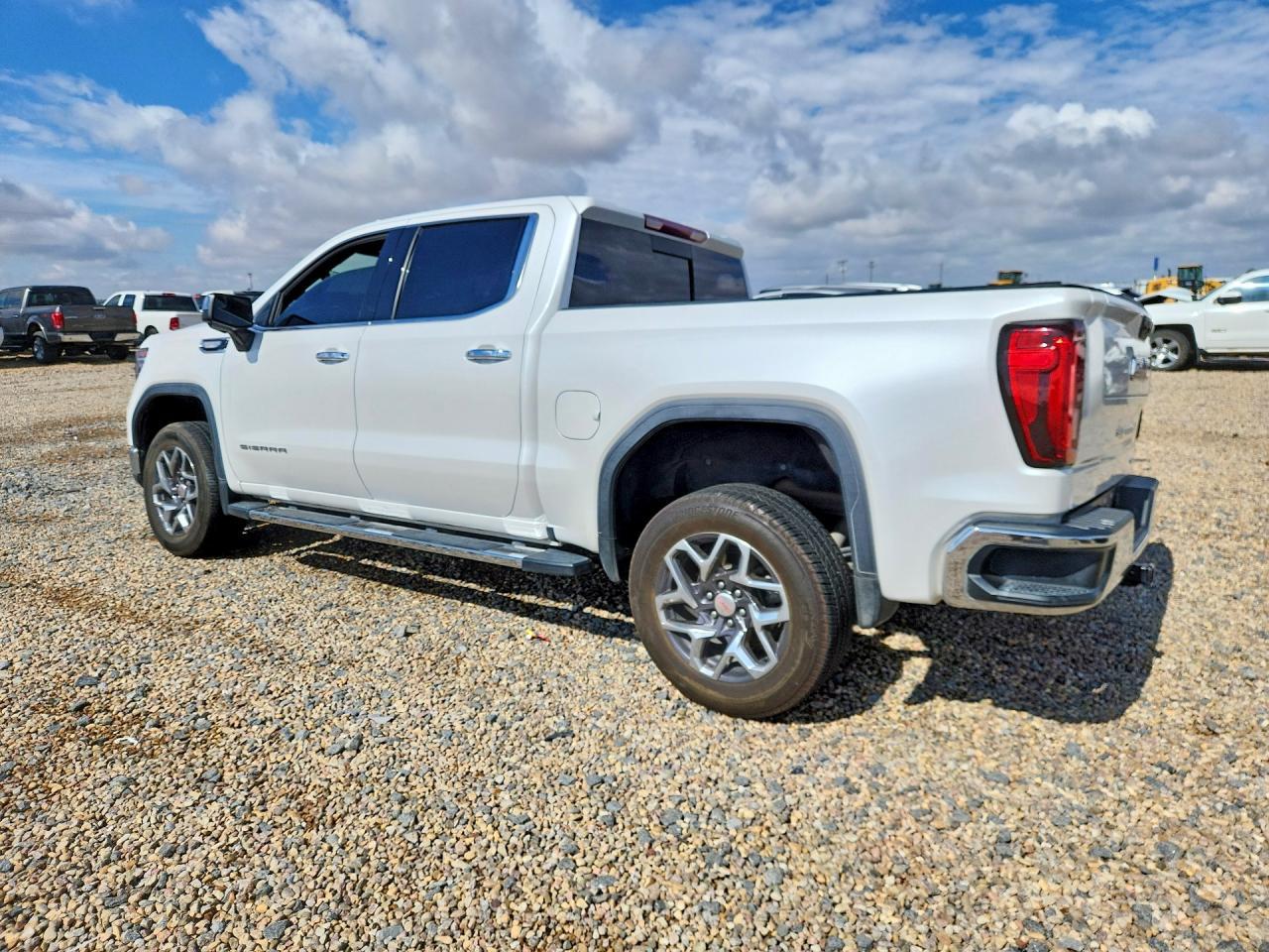 2023 GMC Sierra C1500 Slt - Фото 2