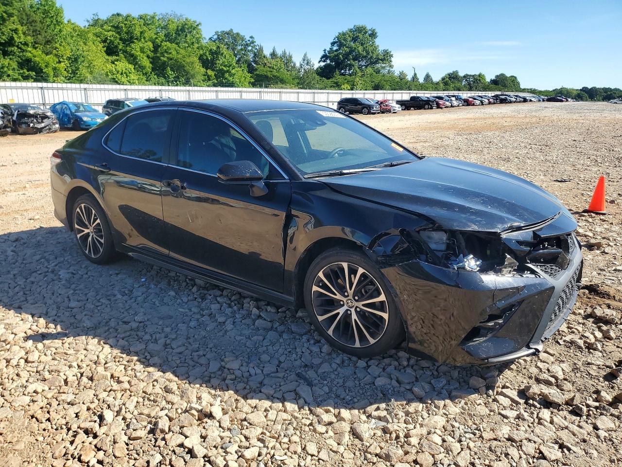 2020 Toyota Camry Se - Image 4