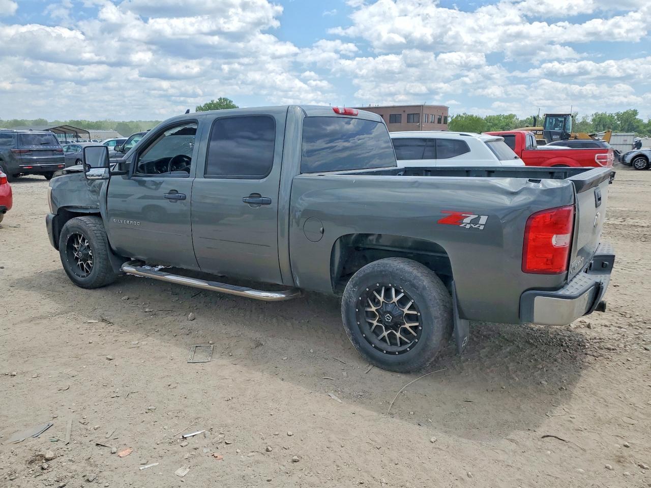 2011 Chevrolet Silverado K1500 Lt - Фото 2