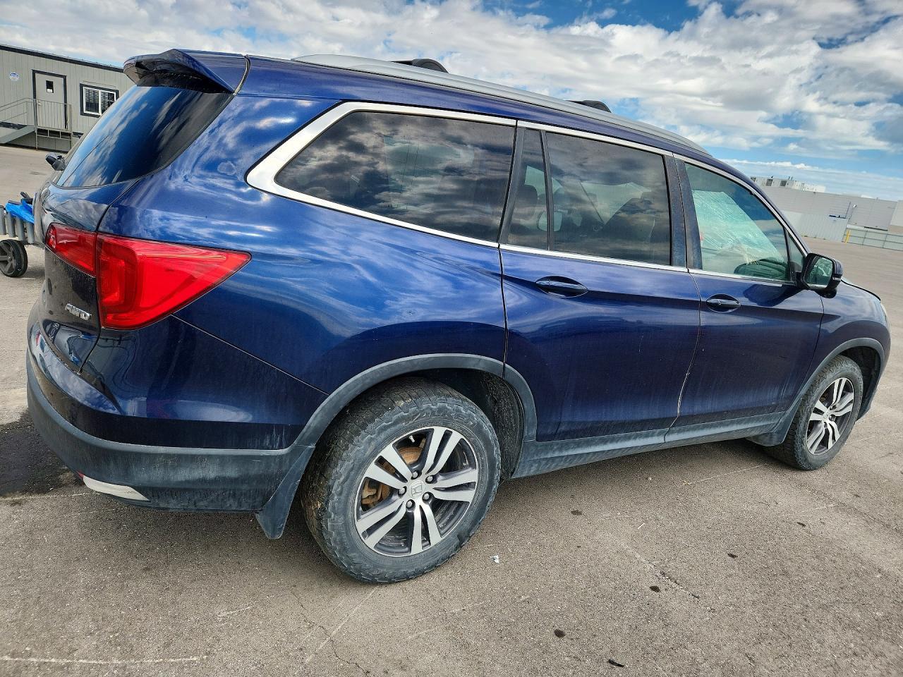 2017 Honda Pilot - Image 3