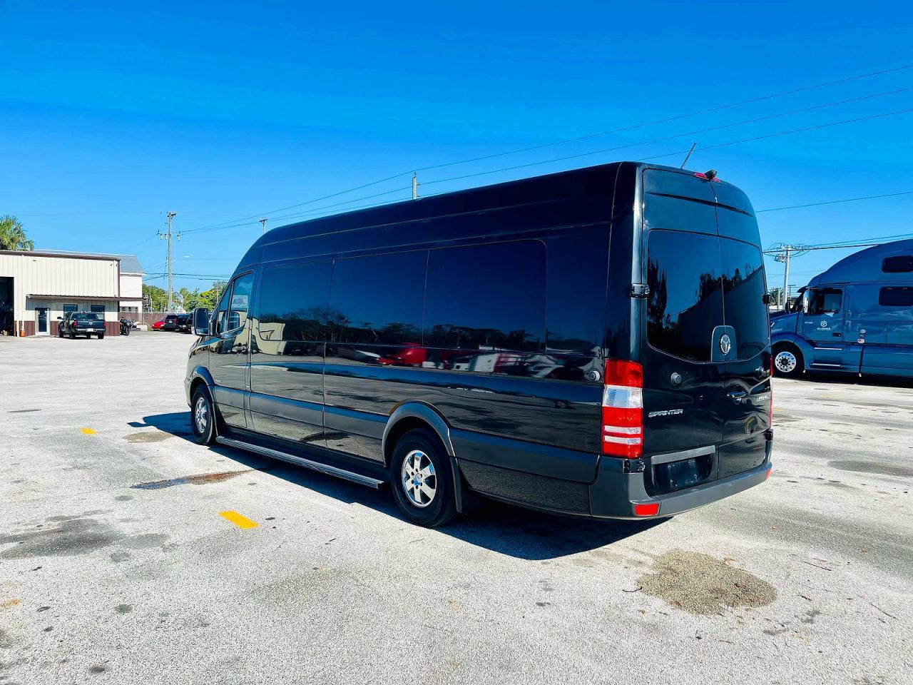 2014 Mercedes-Benz Sprinter 2500 - Image 3
