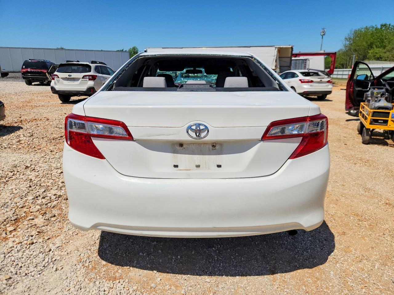 2012 Toyota Camry Le - Фото 6