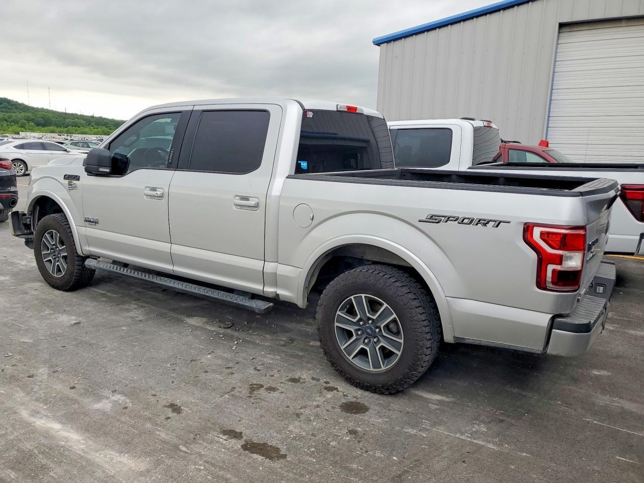 2016 Ford F150 Supercrew - Фото 2