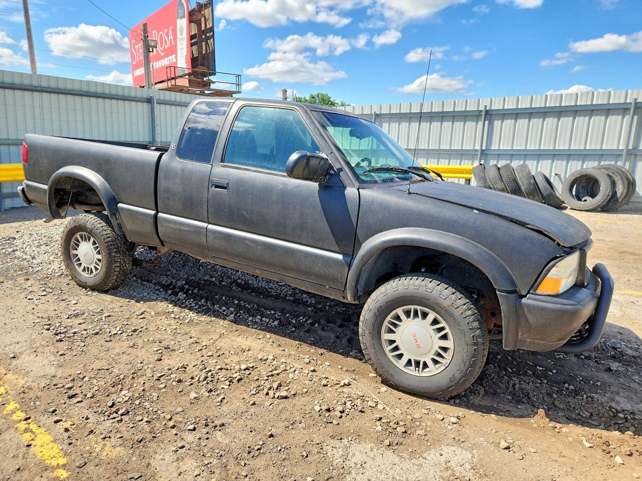 2000 GMC Sonoma - Image 4
