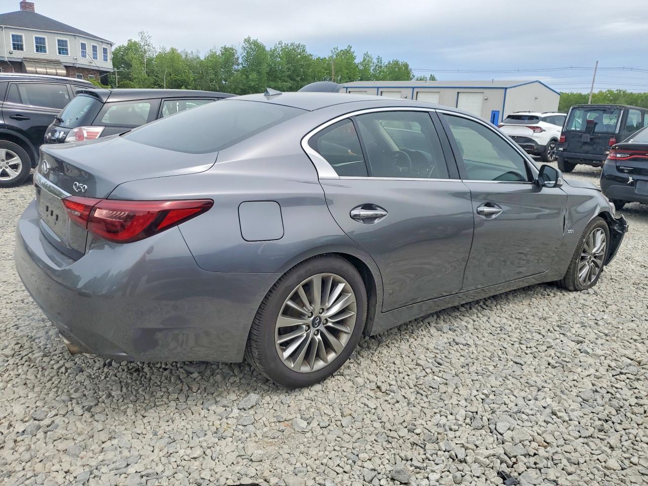 2018 Infiniti Q50 3.0T Luxe - Image 3