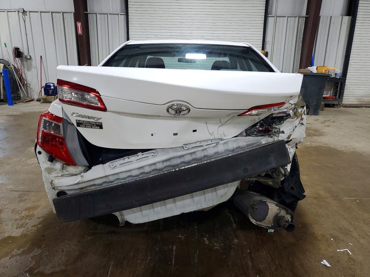 2014 Toyota Camry Le - Фото 6