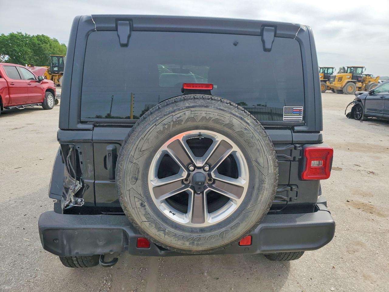 2021 Jeep Wrangler Unlimited Sahara - Image 6