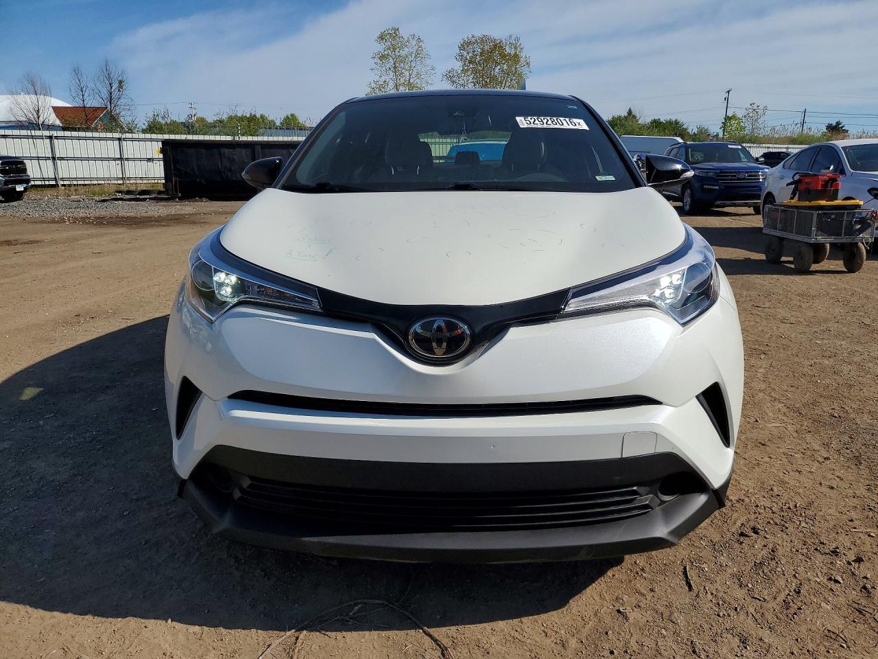 2019 Toyota C-Hr Xle - Image 5