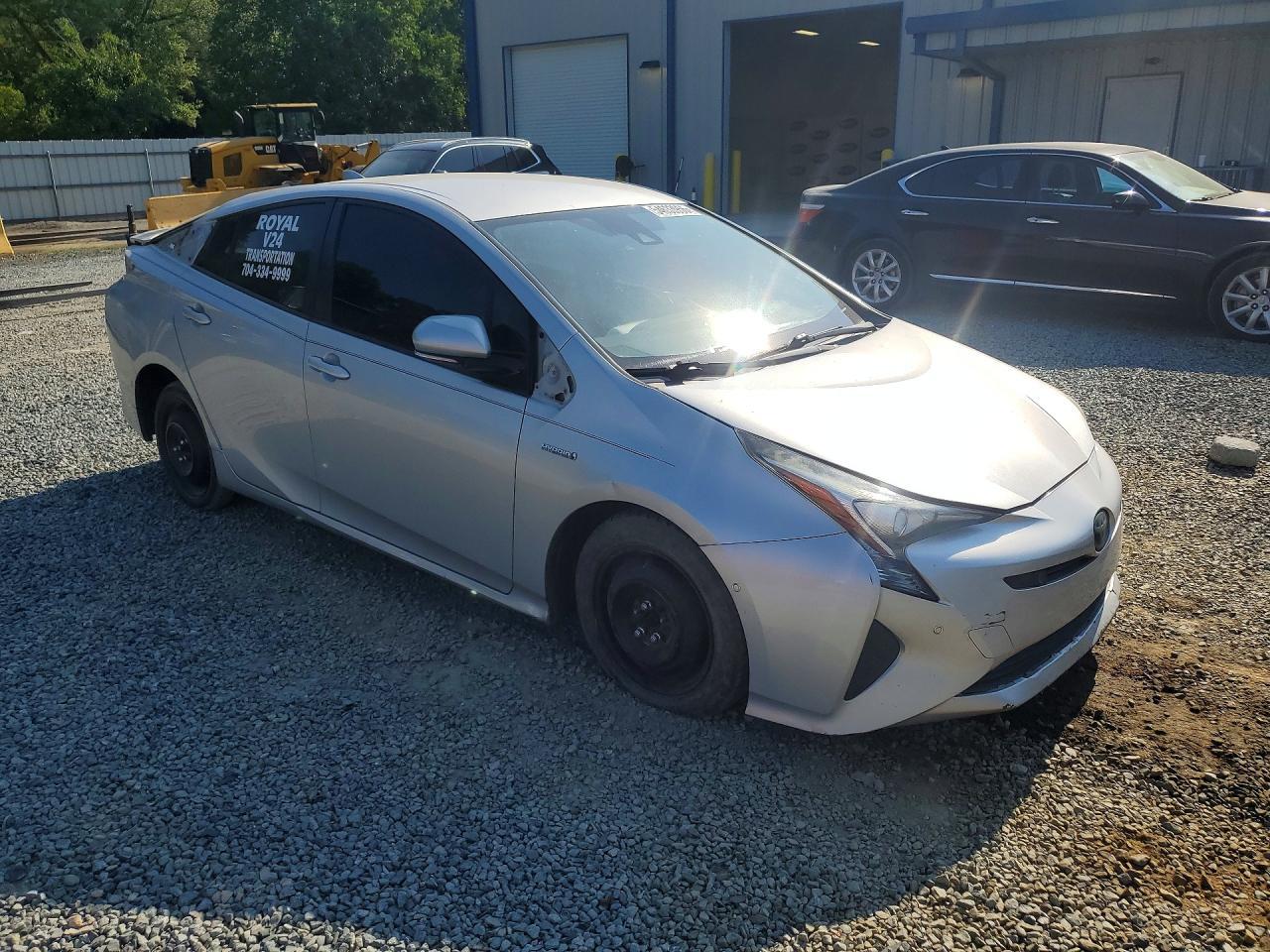 2017 Toyota Prius Four - Image 4