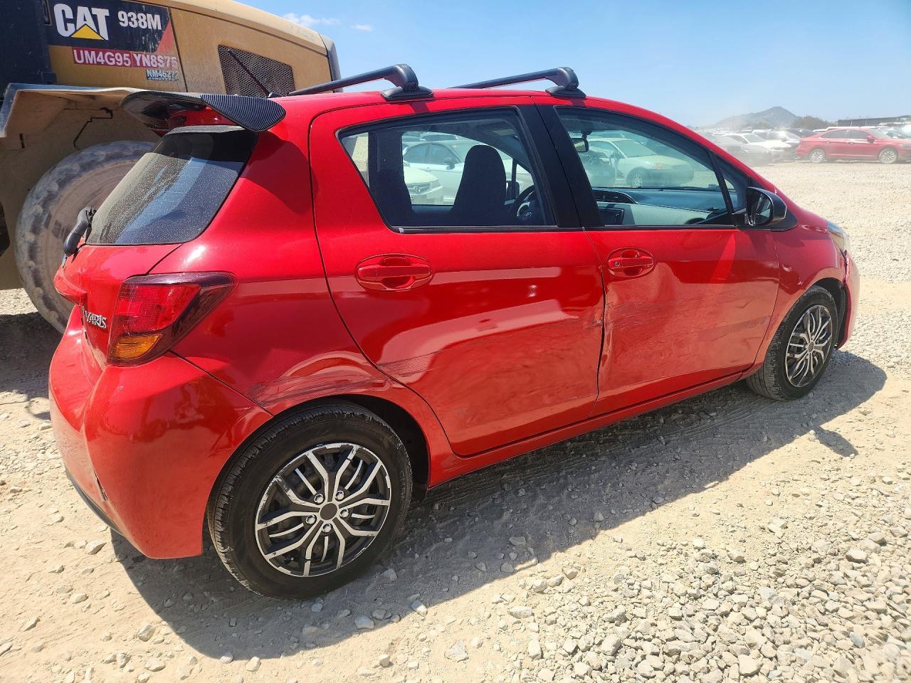 2015 Toyota Yaris 5-Door L - Фото 3