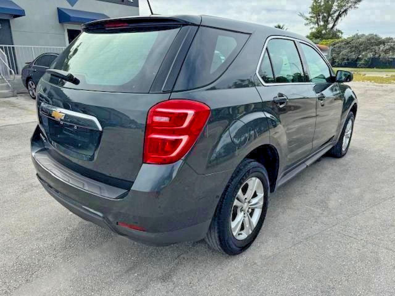 2017 Chevrolet Equinox Ls - Image 3