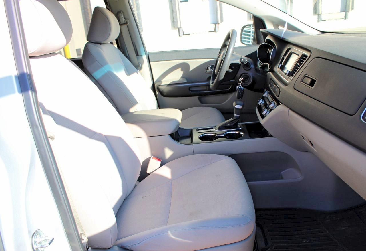 2020 Kia Sedona Lx - Фото 5
