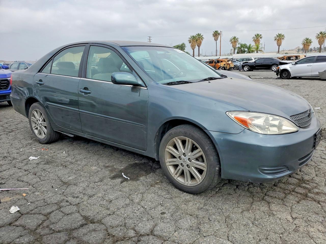 2002 Toyota Camry Le - Фото 4