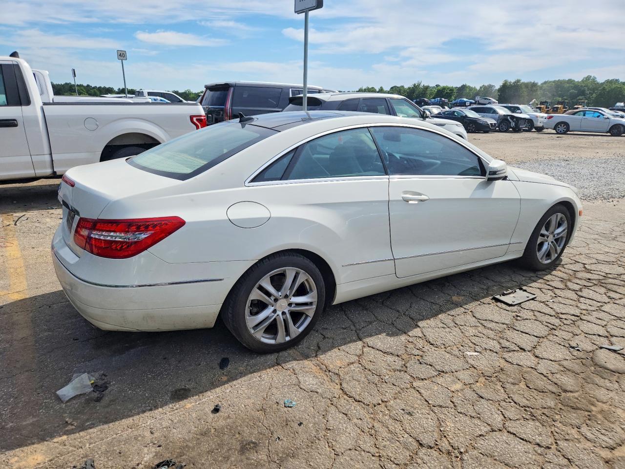2011 Mercedes-Benz E 350 - Фото 3