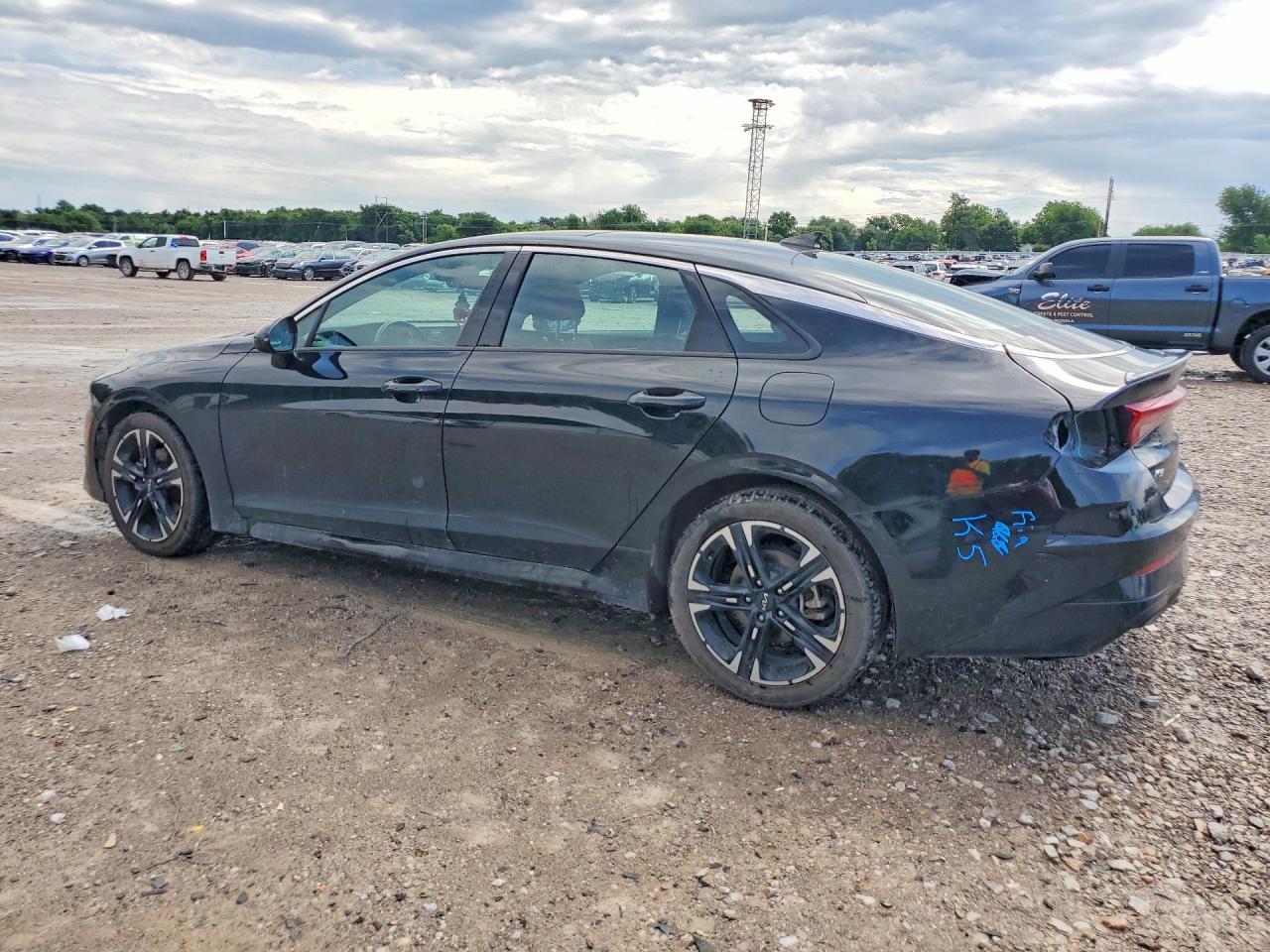 2022 Kia K5 Gt Line - Фото 2
