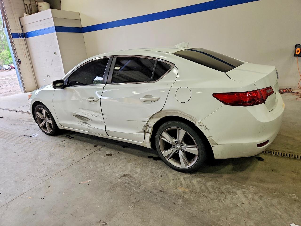 2014 Acura Ilx 20 Premium - Фото 2
