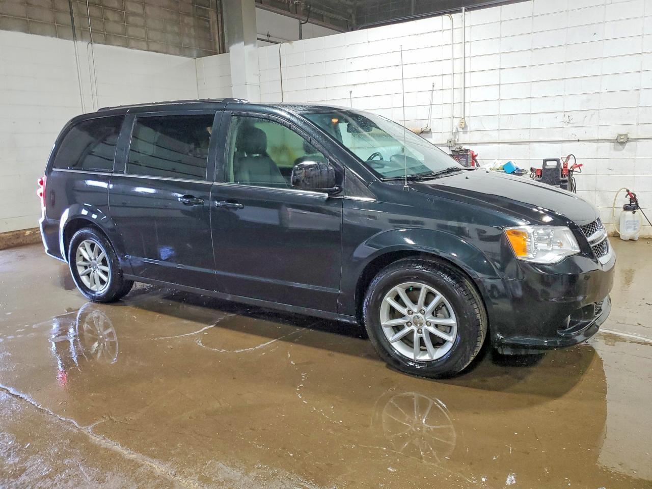 2020 Dodge Caravan Sxt - Фото 4