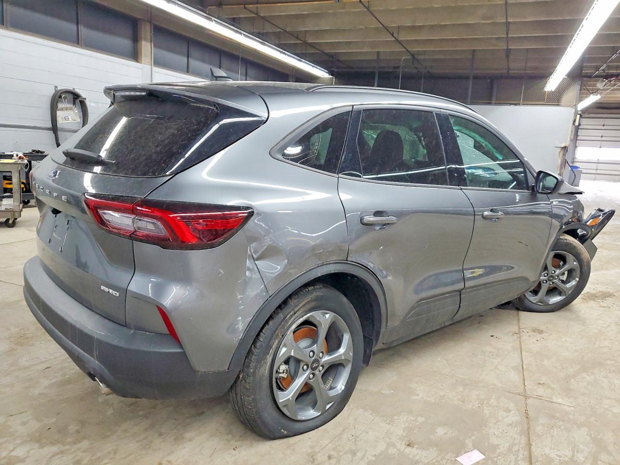 2025 Ford Escape St Line - Фото 3
