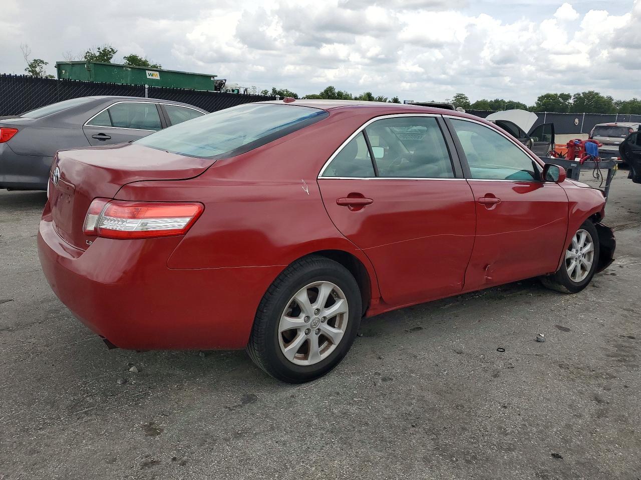 2011 Toyota Camry Base - Фото 3