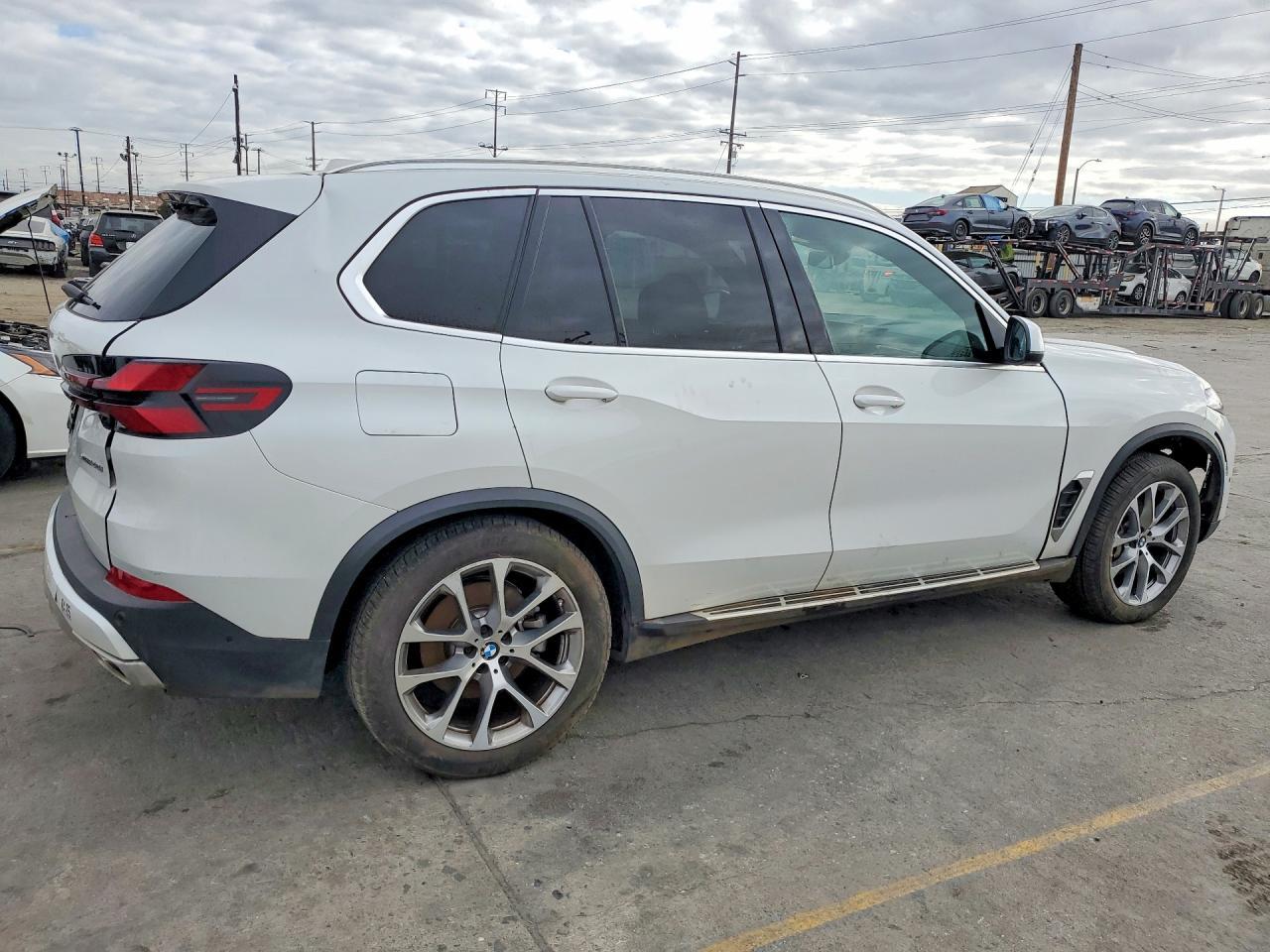 2025 BMW X5 xDrive40I - Фото 3