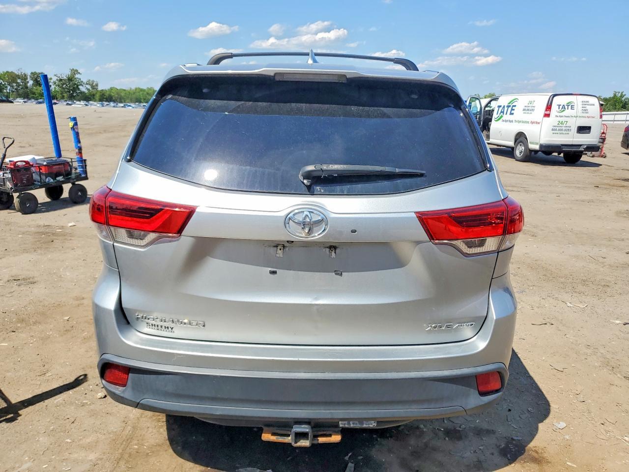 2017 Toyota Highlander Xle - Image 6