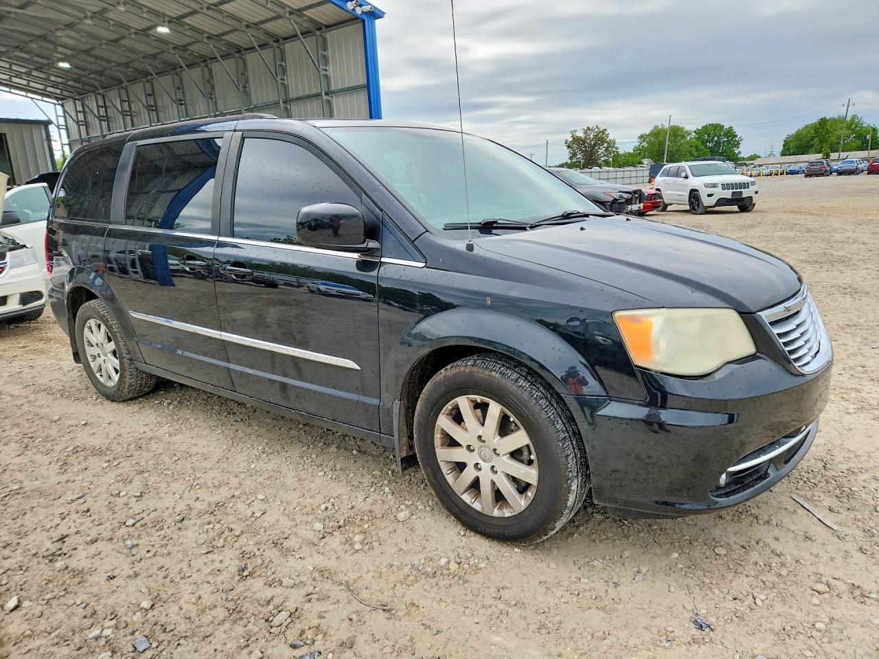 2013 Chrysler Town & Country Touring - Фото 4
