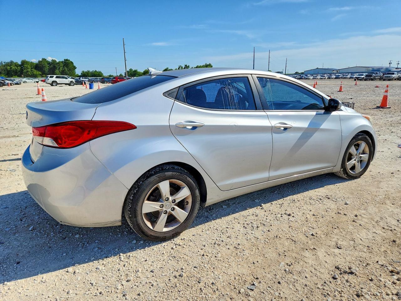 2013 Hyundai Elantra Gls - Фото 3