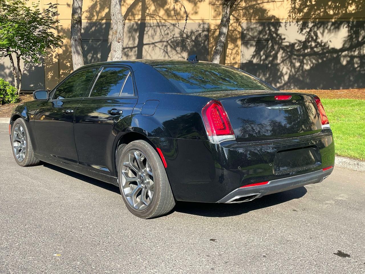2018 Chrysler 300 S - Фото 3