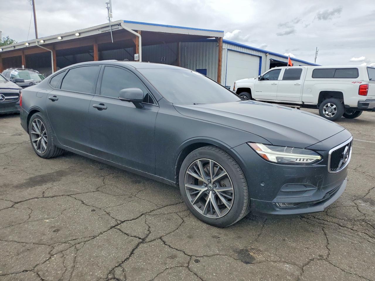 2018 Volvo S90 T6 Momentum - Фото 4