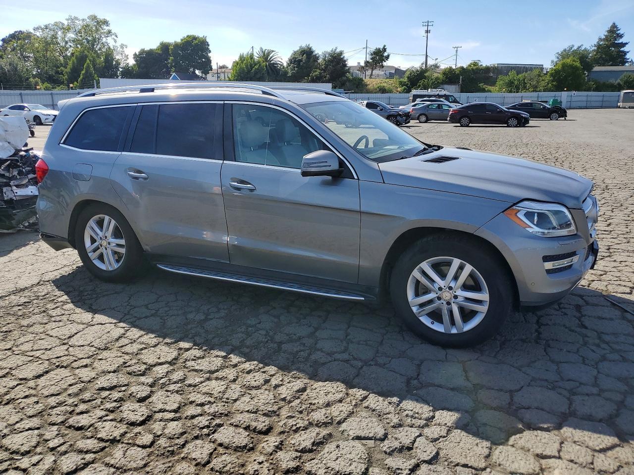 2015 Mercedes-Benz Gl 450 4Matic - Image 4