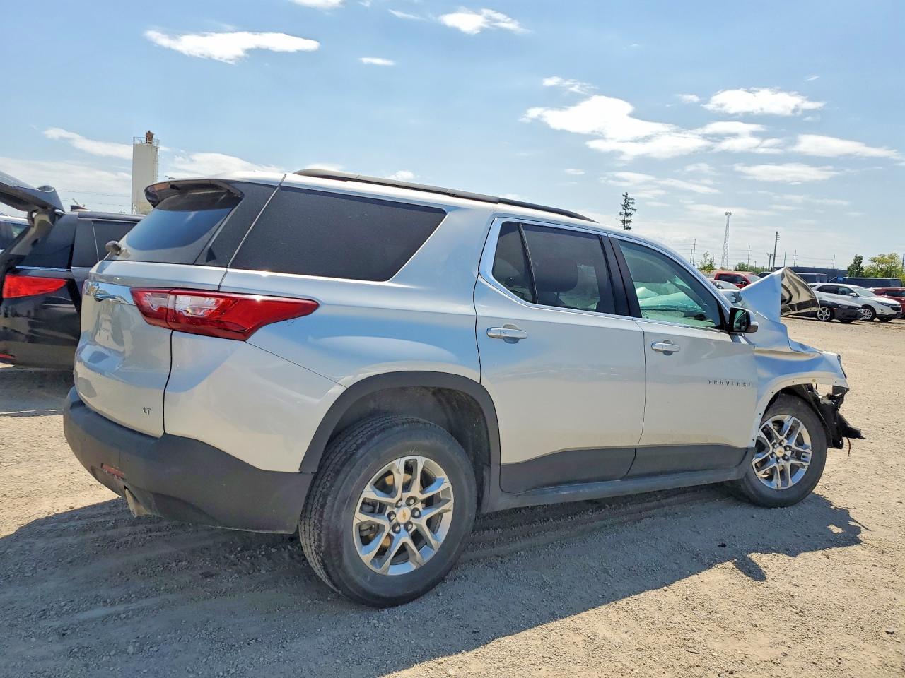 2021 Chevrolet Traverse Lt - Image 3