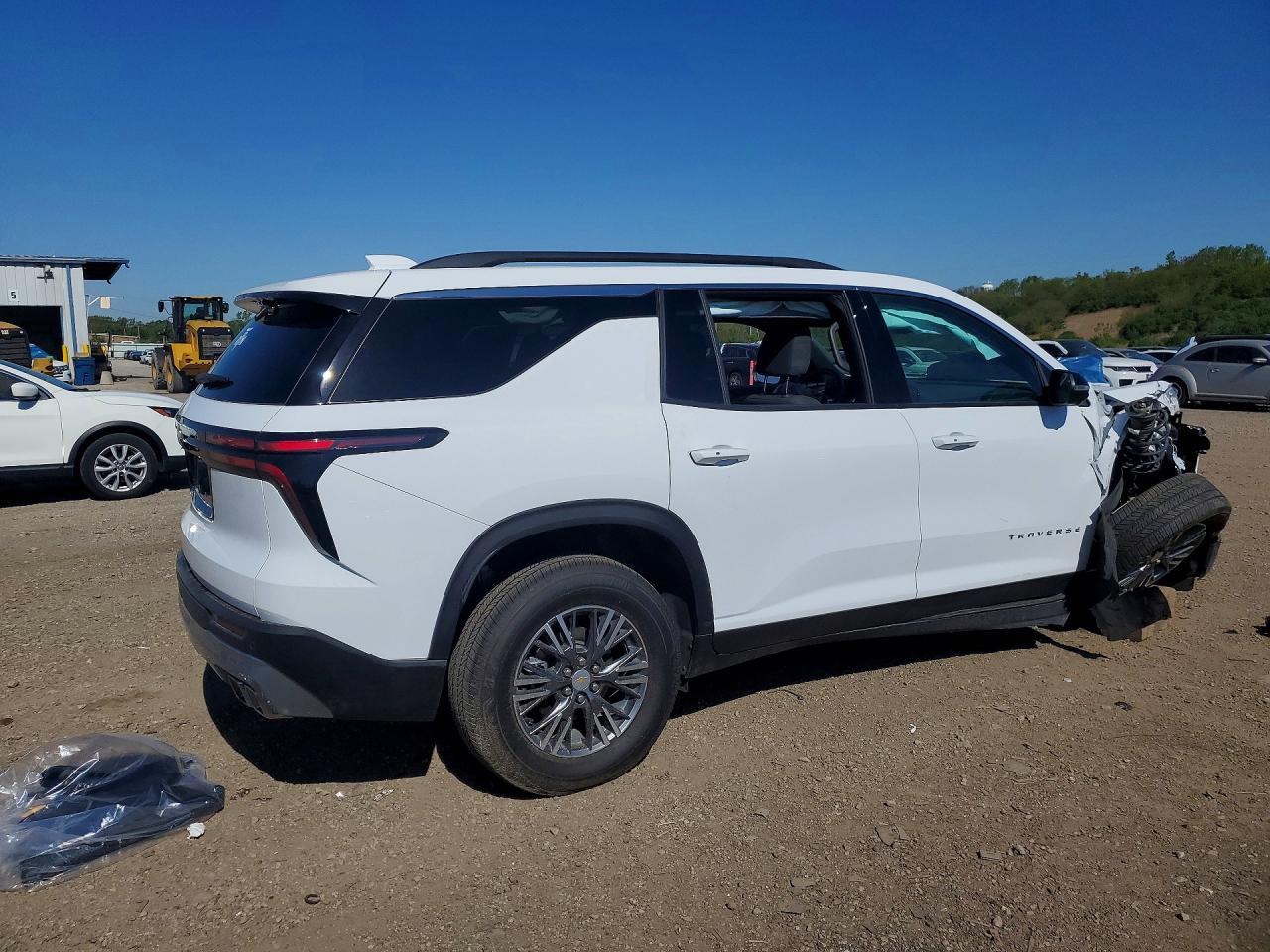 2026 Chevrolet Traverse Lt - Фото 3