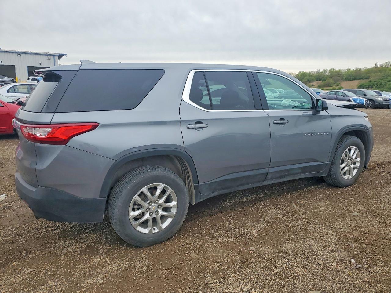 2020 Chevrolet Traverse Ls - Image 3