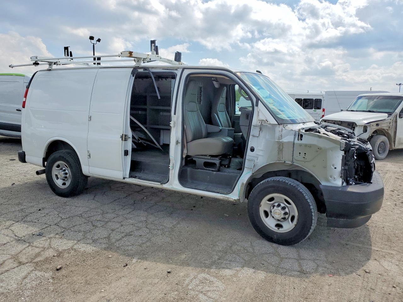 2020 Chevrolet Express G2500 - Image 4