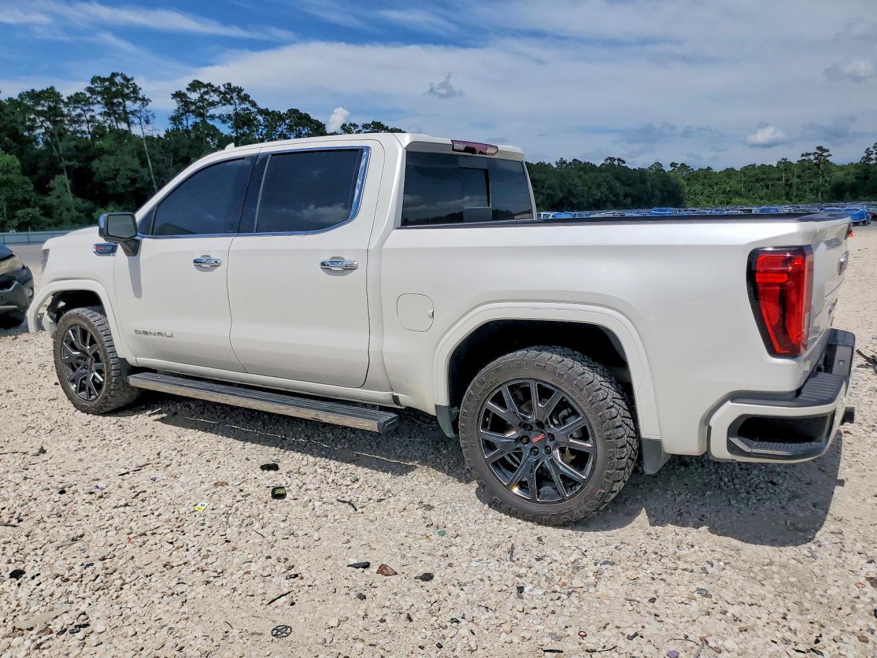 2022 GMC Sierra K1500 Denali - Image 2