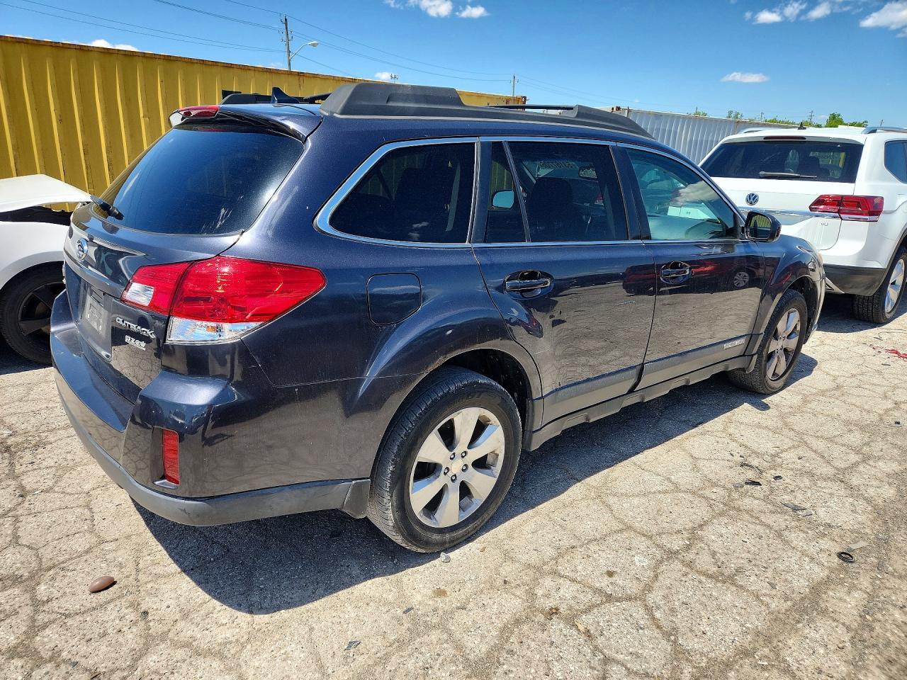 2011 Subaru Outback 2.5I Limited - Фото 3