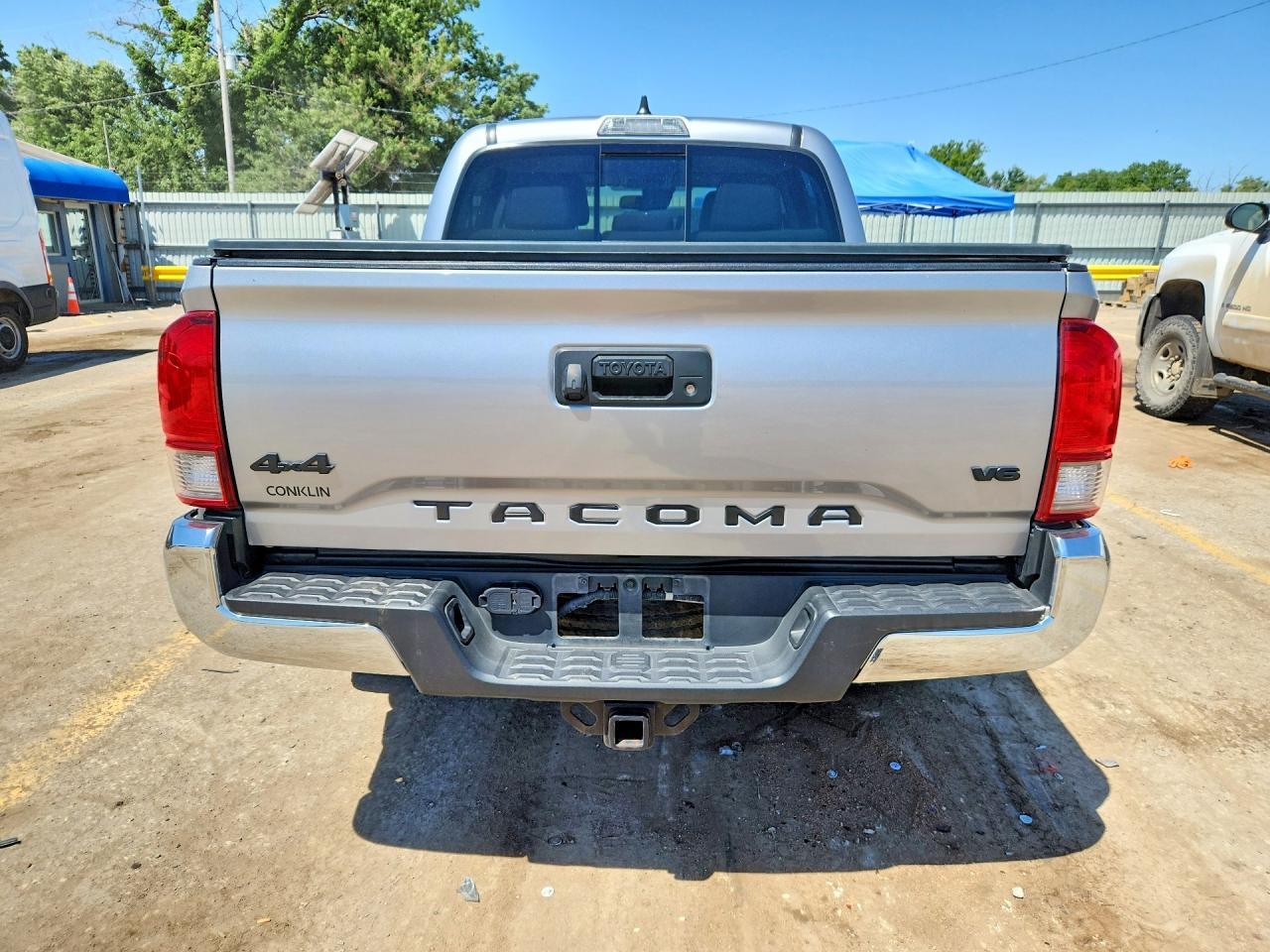 2020 Toyota Tacoma Sr5 V6 - Image 6